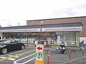 セブンイレブン　上桂前田町店まで800メートル