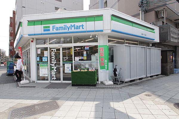 画像24:ファミリーマート　新栄一丁目店