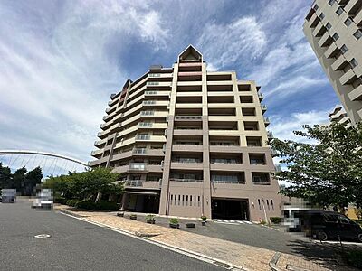 外観：南海本線「岸和田」駅（急行停車駅）まで徒歩１３分！毎日の通勤や通学に便利ですね！