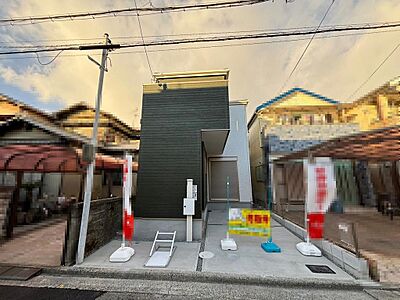 外観：【本日ご内覧可能】令和７年１月完成済！綺麗なお住まいで新生活始めませんか♪