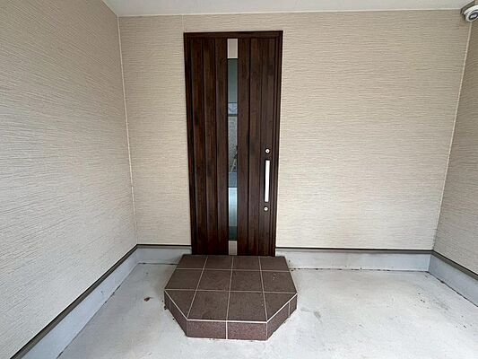 玄関 香ヶ丘町１丁　中古戸建