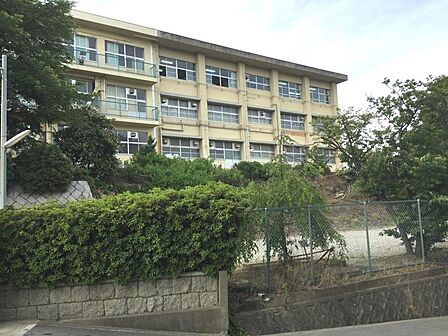 和泉市立石尾中学校まで徒歩９分
