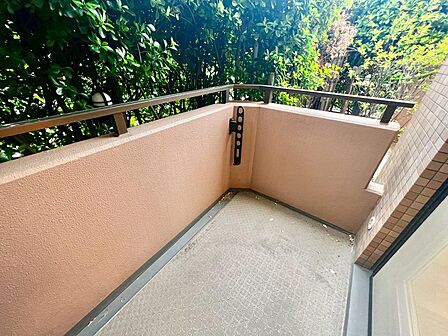 バルコニー2か所ありますよ!洗濯物の多い日も安心ですね♪