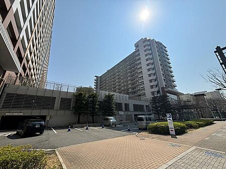 ゆとりのある洗面所ですよ!家族そろって身支度出来ますね!大きな洗面台で身支度も楽しみになりますね!