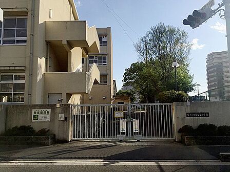 西百舌鳥小学校まで徒歩5分