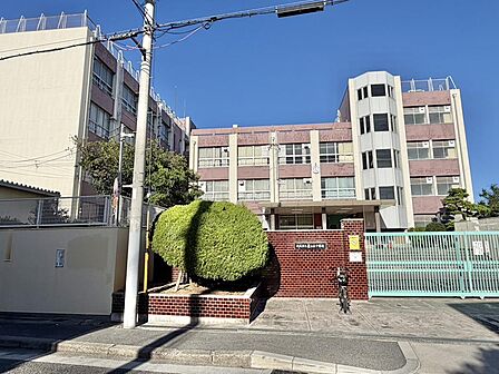 大阪市立墨江丘中学校まで徒歩14分