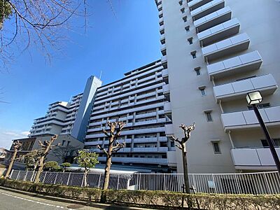 外観:【南西向き日当たり良好】たっぷりの陽光に包まれる明るい住まいに気持ちも明るくなりますね♪ 外観:【南西向き日当たり良好】たっぷりの陽光に包まれる明るい住まいに気持ちも明るくなりますね♪