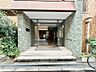 エントランス：全居室フローリングですよ！お掃除も楽々ですね！