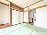 室内：■1階4.5帖和室｜畳の香りに癒やされる和室は、客間としても活躍します！押入れ収納があり、来客用の布団や季節物のアイテムもしっかり保管可能です♪