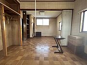 2部屋に仕切れる2階洋室☆WIC付きの主寝室にしたり、仕切ってお子様たちのお部屋にするのも♪