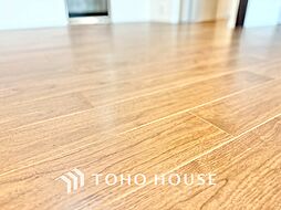 ◆闇夜の輝き◆オレンジ色の光は大人になった今の僕にはわかる。1日の終わりを伝えに来たわけではなく、また明日が来る方へ導いてくれた事を。