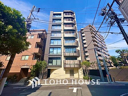 【そよぐ風、緑の香り】澄み切った空気。移ろう季節の中、ゆっくりと流れる時間を、大切な人と愛でる至福。幸せを噛みしめる穏やかな生活。