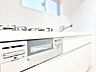 キッチン：◆愛育◆キッチンは家族の絆を育む大切な空間。シンプルで使い易いSystemKitchenで愉しく作る料理は愛情のある美味しいご馳走に。家族で使える広々としたダイニングキッチンです。