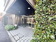 【Ease】家族個々の安らぎの空間。プライベートなBedRoomは暮らす方の感性で造り上げたいもの。誰もが好みで飾れるシンプルな室内に仕上げてあります。