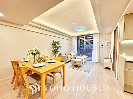 ここにはみんなが集い、食事と楽しい会話が始まる。話に夢中になりすぎて、ついつい時を忘れ夜半過ぎになってしまう。そんな束の間の幸せを感じさせてくれる場所でありたい。
