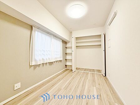 ◆窓を開けると◆冷涼な風、そよぐリビング。だんらんの場所はここから始まり、ここで終わる。家族の笑顔が集う素敵な場所だから、こだわり抜いた思いが詰まっているのだと思う。