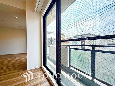 【LIVING】◆Sunshine◆光が燦々と入り、いるだけで気持ちいい。「開放的でゆとりあるお部屋です。」