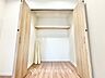 収納：【a closet full of dreams】しまいきれない思い出はクローゼットに。いつでも取り出せる広さが生活を彩る。