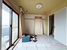 キッチン：【Living room】◆リビング◆家族への思いを抱きながら、平和に過ごす悠久の時。あたかかく感じるのは、日当たりだけではない。広く和やかに暮らせる空間と、家族の存在を噛みしめて。