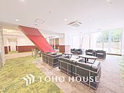 【ENTRANCE】◆家族◆家で家族と過ごす時間は限られている。帰りを待つ家族の元へと急ぐときの弾む思い。そんな思いを引き立てる邸宅。