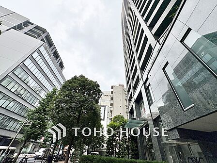 地上32階建の存在感あるタワーレジデンス。都心「新宿」を生活圏に、利便性と上質な暮らしを叶えるランドマークです。