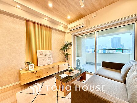 ◆窓を開けると◆冷涼な風、そよぐリビング。だんらんの場所はここから始まり、ここで終わる。家族の笑顔が集う素敵な場所だから、こだわり抜いた思いが詰まっているのだと思う。