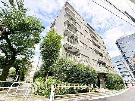 ◆共有空間◆些細な事でほっぺを膨らまして怒る君。それでも僕達はこれからも一緒だよ。喧嘩をしても離れたくないから一つはさんだ同じ場所にいる。分かるよ。そこに君が