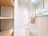 洗面：【WASHROOM】◆快適◆煌びやかな暮らしの中にも忘れたくない快適さ。大きな収納が助けてくれます。