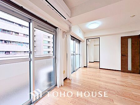 ◆瀟洒な空間◆落ち着きのある彩が見事に調和させた瀟洒な空間を演出。ここに集まる家族の会話と笑顔が絶え間なく続く幸せな空間。
