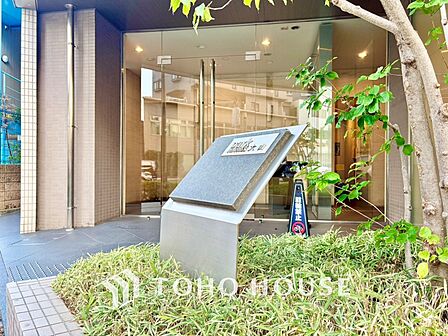 愛しさと、切なさと、心強さと。いつもそばで共感してくれる、恋人のような存在。そんな部屋で生きて行きたい。