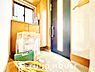 玄関：【Urban Comfort】都市の利便性と落ち着いた住環境。洗練された暮らしを叶える住まい。
