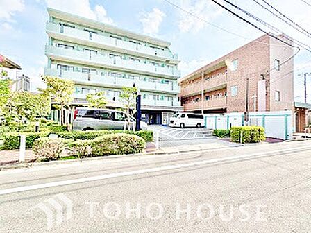 【リビング】開放感のあるリビングは、日常の心地よくしてくれます。