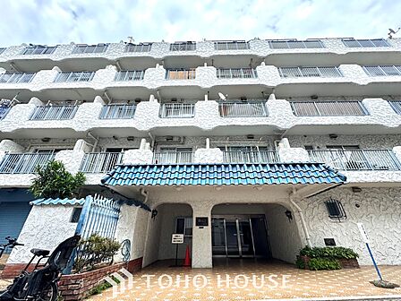 ほんの少しのこだわり。ちょっとした色使いがその家がもつ雰囲気、趣(おもむき)を携え、暮らす家族や訪ねてくる友人・知人に新鮮な香りを運んできます。