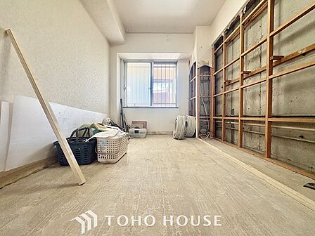 【改装中】感性を育むプライベートルームはシンプルでスマートな空間。好みの空間で読書をしたり、音楽を聞いたりと一人の時間も充実したものにできます。