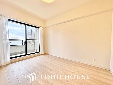 使いやすく、明るい洋室に仕上がります。子供部屋や趣味のお部屋にご利用できます。ご自身で家具などを配置し、素敵な空間を創り上げられます。
