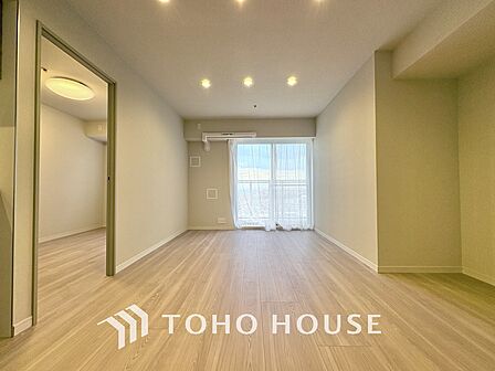 ◆瀟洒な空間◆落ち着きのある彩が見事に調和させた瀟洒な空間を演出。ここに集まる家族の会話と笑顔が絶え間なく続く幸せな空間。