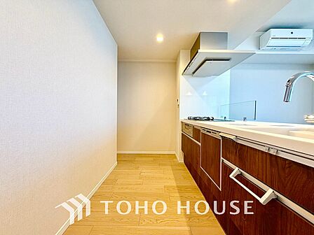 【KITCHEN】◆ワクワク◆開放的で機能性も高いシステムキッチン。お子様は毎日のご飯にワクワク!