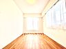 寝室：【居室】シンプルで使いやすく、どんな家具にも馴染む居室です。