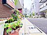 外観：現地に実際に行ってみることでしか感じられないことがたくさんあります。周辺環境や街の雰囲気など、たくさんのことを感じていただけます。