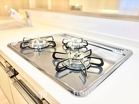 ◆愛育◆キッチンは家族の絆を育む大切な空間。シンプルで使い易いSystemKitchenで愉しく作る料理は愛情のある美味しいご馳走に。家族で使える広々としたダイニングキッチンです。