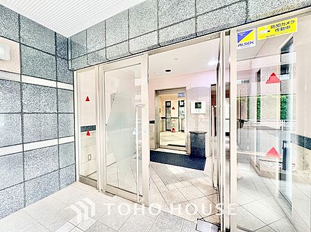 エントランスはマンションの顔。清潔感、存在感のあるエントランスは居住者の心を豊かにする。