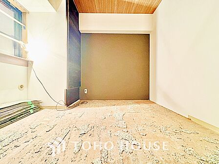 【居室】主寝室としても、お子様のお部屋としても使いやすい一室です。