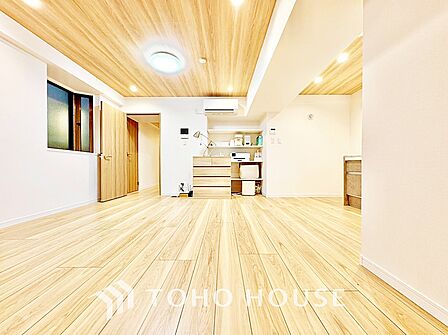 【リビング】開放感のあるリビングは、日常の心地よくしてくれます。