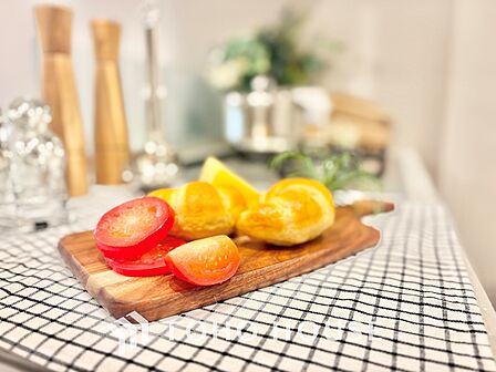 時をえて愛されるデザインが、日常を特別なひとときへと昇華させます。この場所から、心満たされる豊かな食卓が始まります。