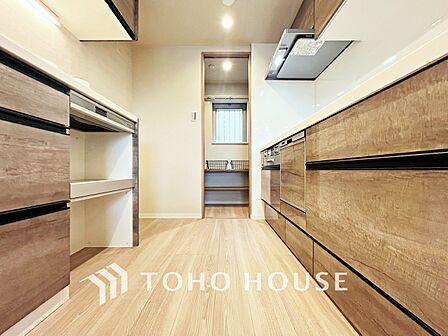 【KITCHEN】◆ワクワク◆開放的で機能性も高いシステムキッチン。お子様は毎日のご飯にワクワク!