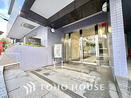 【ENTRANCE】◆そびえ立つ◆我が家のシンボル。遠くの空が赤く染まる夕べが待ち遠しい。