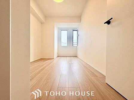 【Private room】感性を育むプライベートルームはシンプルでスマートな空間。好みの空間で読書をしたり、音楽を聞いたりと一人の時間も充実したものにできます。