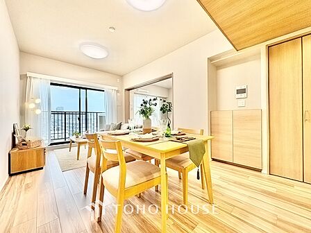 「想像していた以上に広い」が写真を撮っているときの感想です。家事動線に配慮したプランによりご家族がくつろげる明るく広い空間が確保できました。