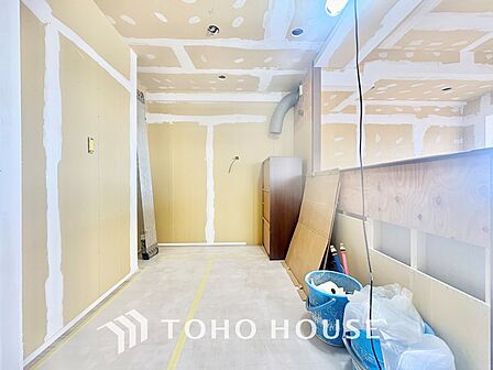 *改装中*◆開放的◆後片付けが楽なシステムキッチン。収納スペースの充実!