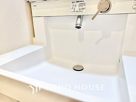 ◆洗面◆清潔感のある水回り。白で統一されたスタイリッシュな空間。毎日使う場所だから究にシンプルにこだわりました。